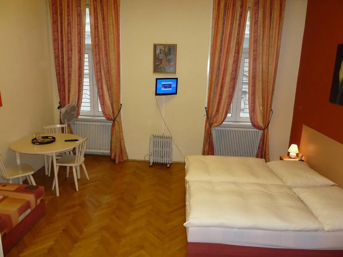 Pension Gross Vienna 2*,