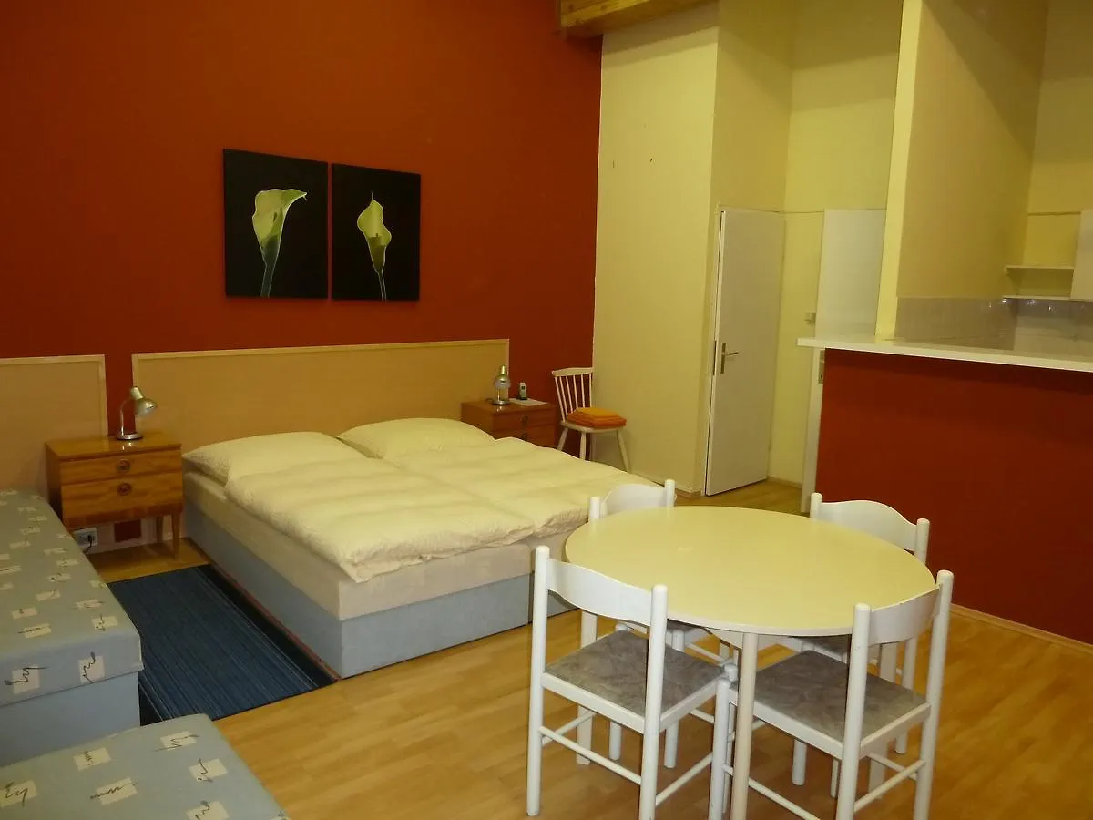 Pension Gross Vienna Bed & Breakfast