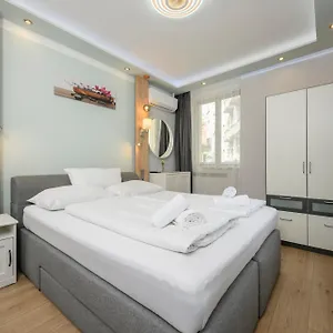 Apart Otel Elegance Palais Palffy